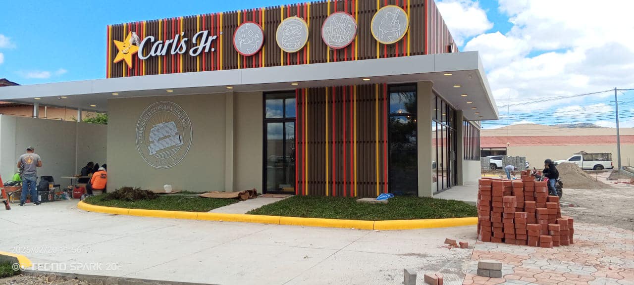 Proyecto de grama 1 - Jardín residencial en Managua